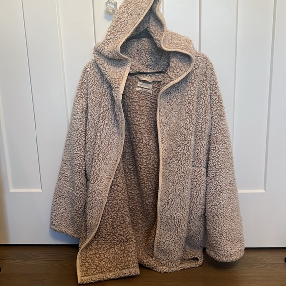 Urban Outfitters Tops - Cozy Urban Outfitters Cardigan